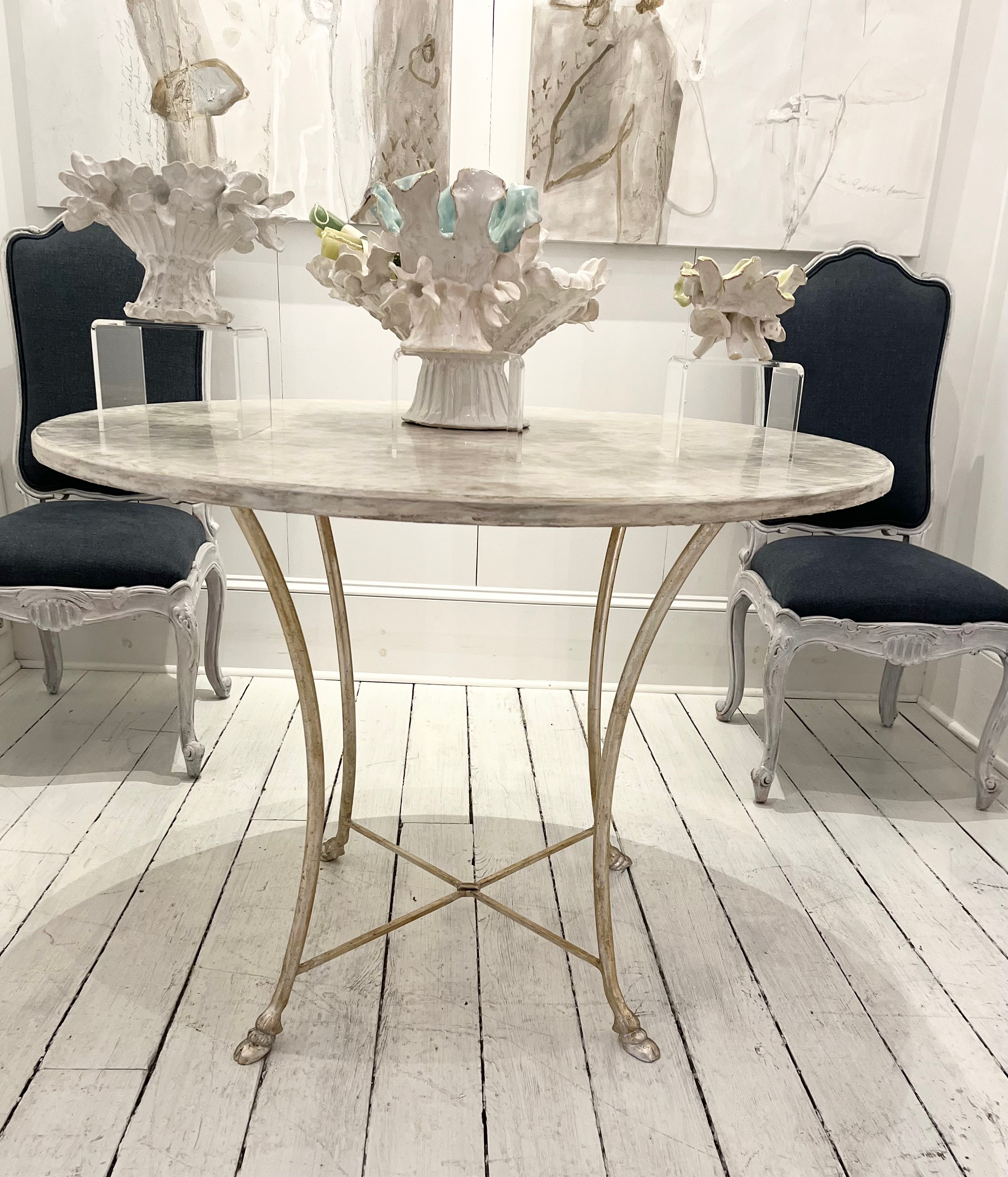 Chartres Round dining/center hall  table